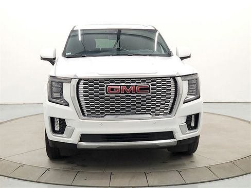 Used 2023 GMC Yukon Denali w/ Max Trailering Package image 2