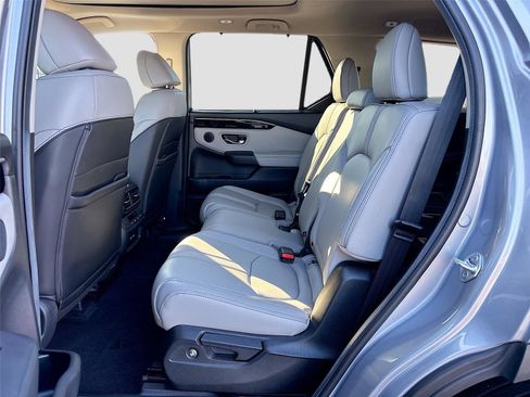 Certified 2024 Honda Pilot Touring image 30