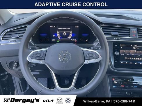 Certified 2023 Volkswagen Tiguan SE w/ Panoramic Sunroof Package AWD/4WD image 8