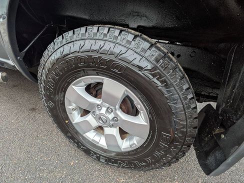 Used 2010 Nissan Frontier SE w/ SE Value Truck Pkg image 10