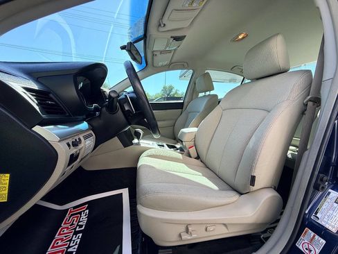 Used 2011 Subaru Legacy 2.5i Premium w/ All-Weather Pkg image 16