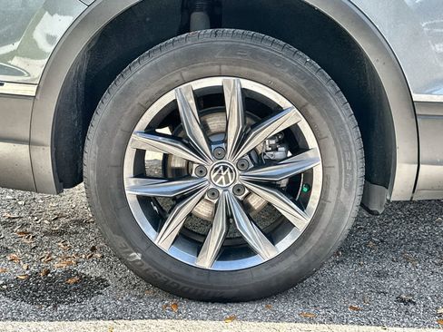Used 2023 Volkswagen Tiguan SE image 14