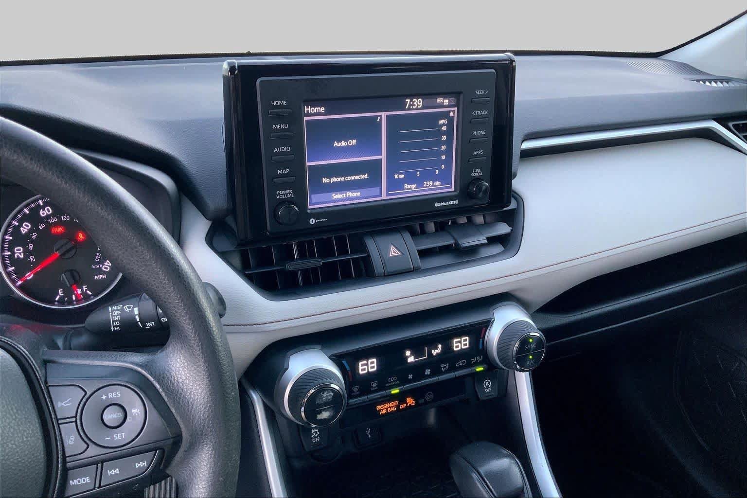 Used 2021 Toyota RAV4 XLE FWD image 6