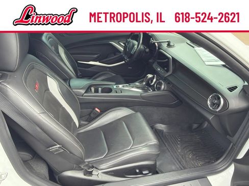 Used 2019 Chevrolet Camaro SS RWD image 6