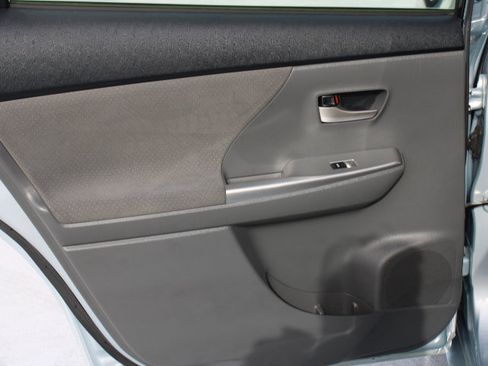 Used 2012 Toyota Prius V Three image 12