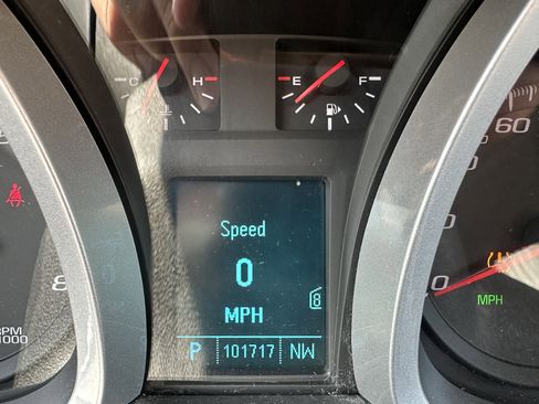 Used 2011 Chevrolet Equinox LT w/ Driver Convenience Package image 14