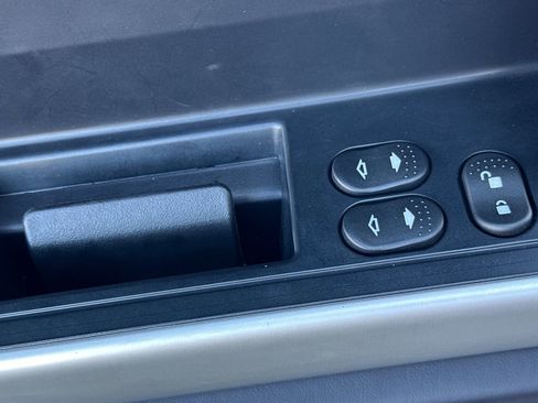 Used 2006 Ford GT Base image 13