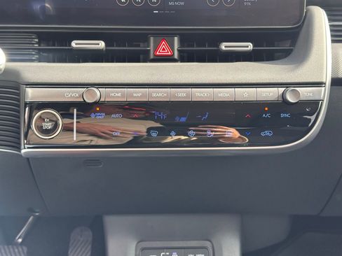 Certified 2025 Hyundai Ioniq 5 SE image 34