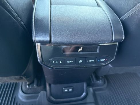 Used 2022 Toyota Highlander XSE image 21