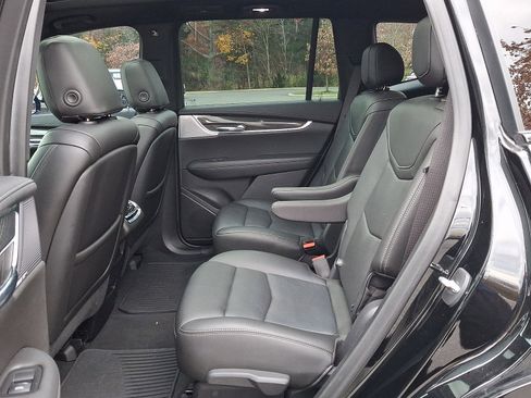 Used 2021 Cadillac XT6 Sport image 10