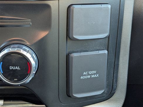 Used 2023 Ford F150 Platinum image 26