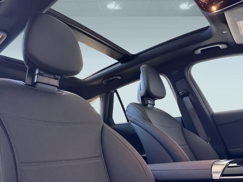 New 2025 Mercedes-Benz GLC 350e 4MATIC image 13