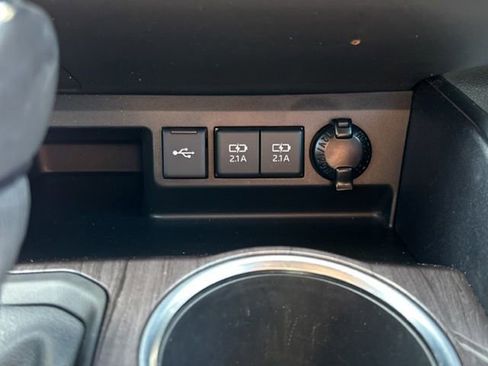 Used 2021 Toyota Highlander Platinum AWD/4WD image 50