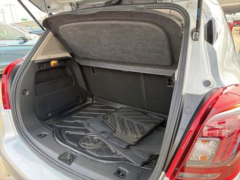 Used 2018 Buick Encore Essence image 6