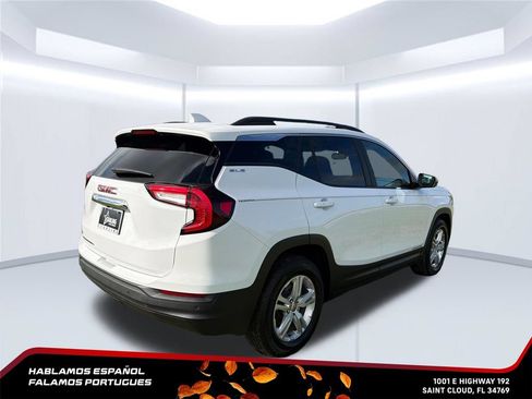 Used 2024 GMC Terrain SLE w/ Driver Convenience Package FWD image 5
