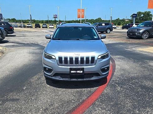 Used 2020 Jeep Cherokee Latitude Plus FWD image 2