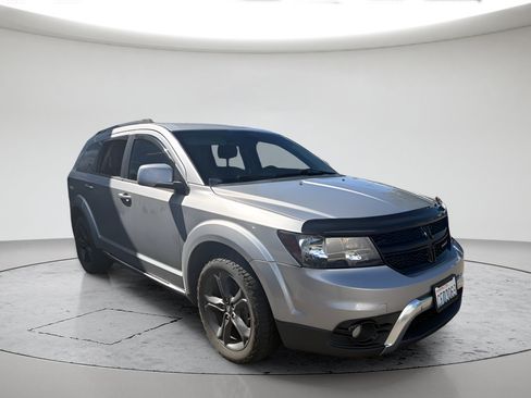 Used 2019 Dodge Journey Crossroad w/ Popular Equipment Group AWD/4WD image 3