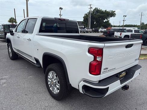 Used 2024 Chevrolet Silverado 2500 High Country w/ High Country Premium Package AWD/4WD image 6