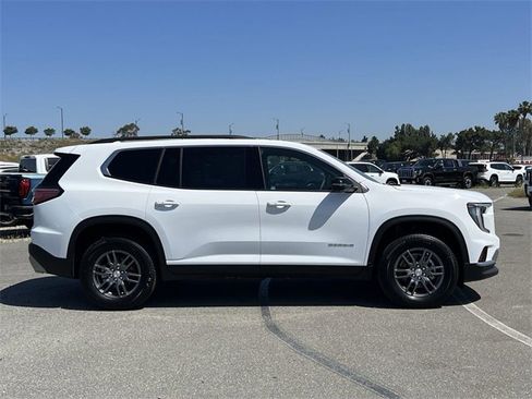 New 2025 GMC Acadia Elevation image 2