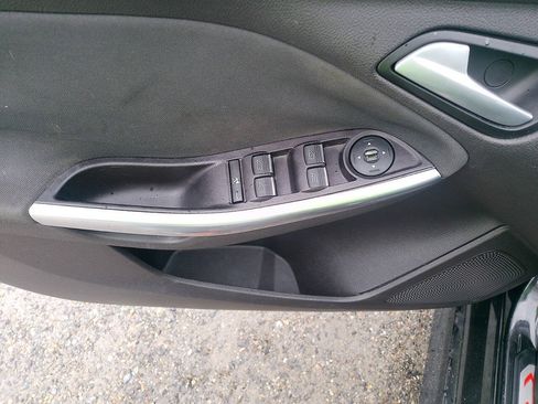 Used 2013 Ford Focus ST FWD image 27