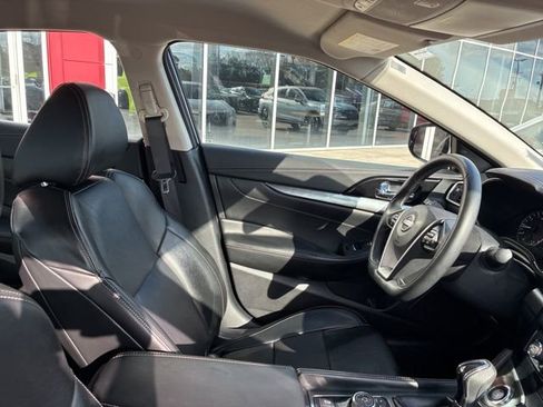 Used 2023 Nissan Maxima SV w/ Floor Mat Group image 10
