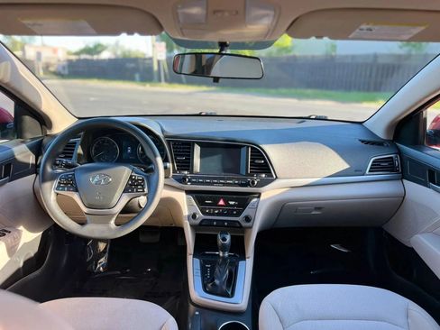Used 2018 Hyundai Elantra SEL FWD image 19