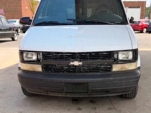 Used 2002 Chevrolet Astro RWD image 2