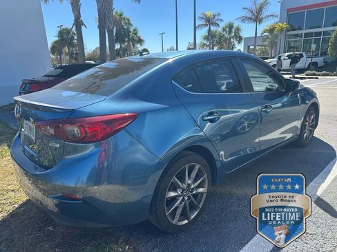 Used 2018 MAZDA MAZDA3 Touring image 4