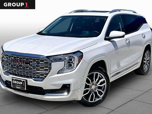 Used 2024 GMC Terrain Denali w/ Denali Premium Package AWD/4WD image 1
