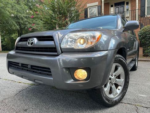 Used 2006 Toyota 4Runner Limited AWD/4WD image 2