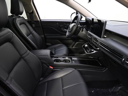 New 2025 Lincoln Corsair AWD w/ Equipment Group 101A image 16