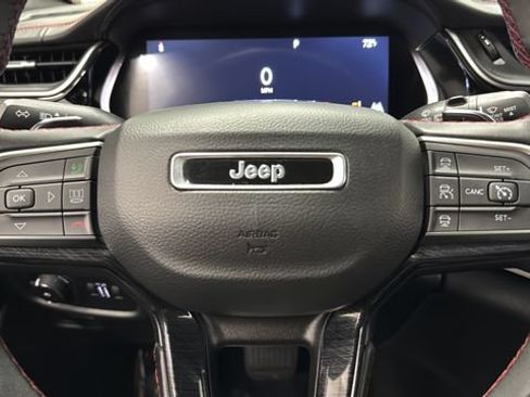 Used 2022 Jeep Grand Cherokee Trailhawk w/ Luxury Tech Group III AWD/4WD image 16