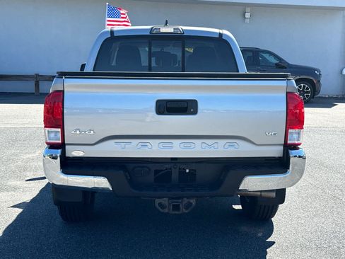 Used 2016 Toyota Tacoma SR5 w/ SR5 Appearance Package (SN) AWD/4WD image 6