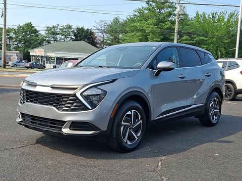 Used 2023 Kia Sportage LX AWD/4WD image 6