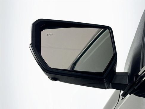 Used 2023 GMC Canyon Denali image 5