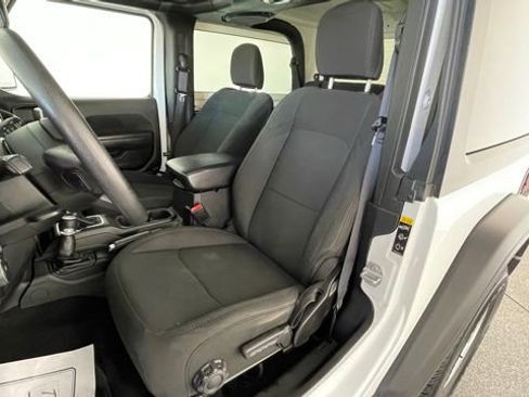 Used 2022 Jeep Wrangler Sport image 33