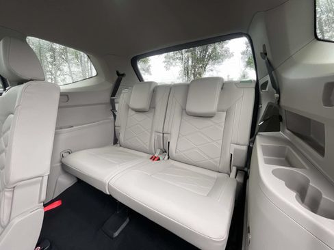 New 2026 Volkswagen Atlas SE FWD image 14