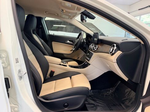 Used 2018 Mercedes-Benz GLA 250 4MATIC image 26