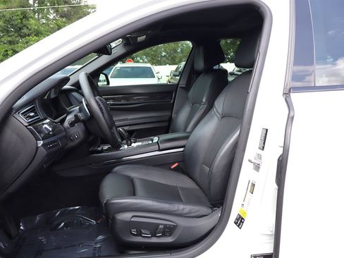 Used 2015 BMW 750Li xDrive AWD/4WD image 14
