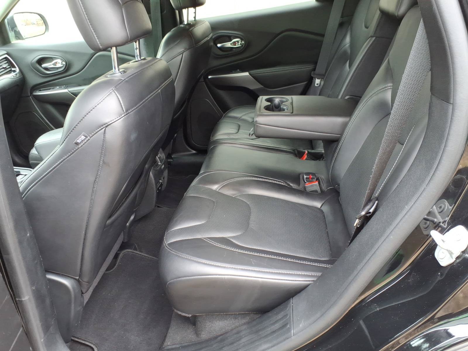 Used 2020 Jeep Cherokee Limited AWD/4WD image 11