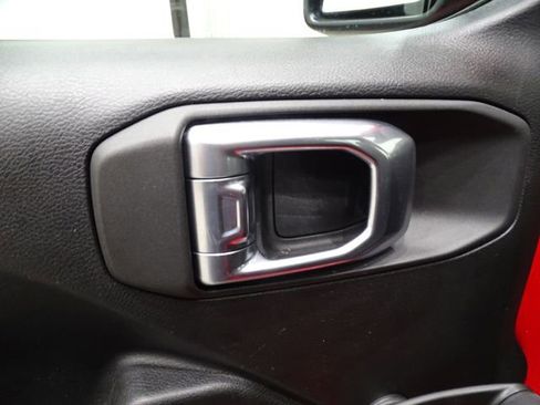 Used 2022 Jeep Wrangler Unlimited Sport image 17