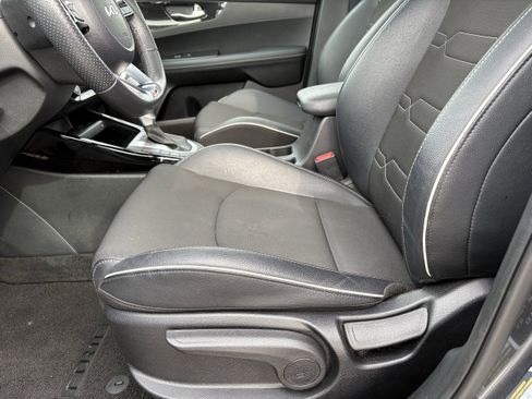 Used 2024 Kia Forte GT-Line w/ GT-Line Premium Package image 29