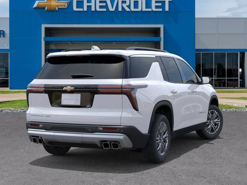New 2026 Chevrolet Traverse LT w/ Driver Confidence Package AWD/4WD image 4