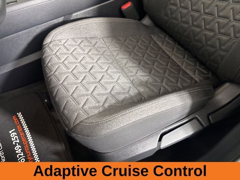 Used 2025 Nissan Kicks SV image 10