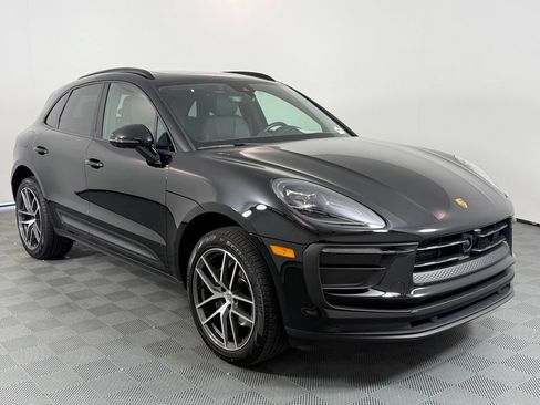 Certified 2026 Porsche Macan AWD/4WD image 9