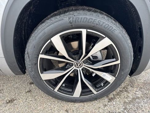 New 2026 Volkswagen Atlas Cross Sport SEL Premium R-Line image 24
