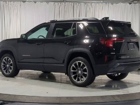 Used 2025 GMC Terrain Elevation w/ Elevation Premium Package image 8