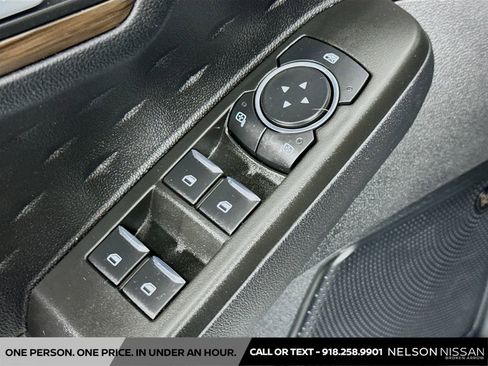 Used 2020 Ford Escape Titanium FWD image 18