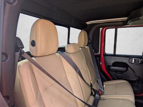 Used 2023 Jeep Gladiator Sport AWD/4WD image 18