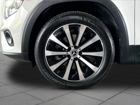 Used 2022 Mercedes-Benz GLB 250 image 10